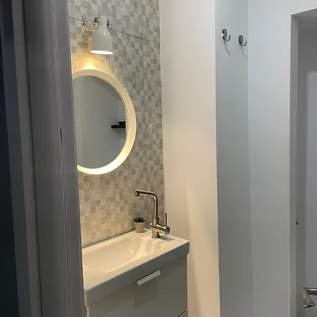 Apartament Modern In Center