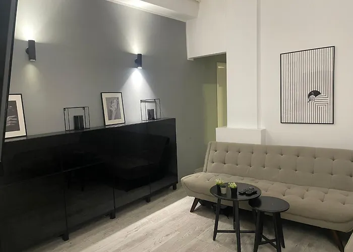 Modern In Center *