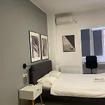 Апартаменти Modern In Center